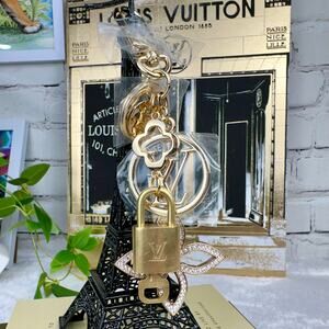Louis Vuitton Vintage Lock and Key #308 on keychain bag charm